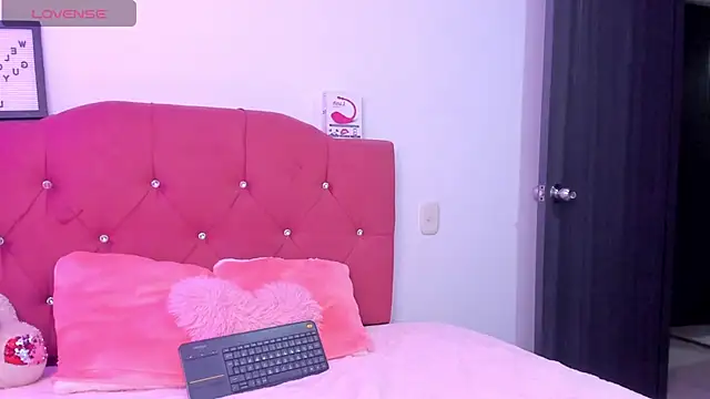 LucianaTomson online show from 11-22-25, 09:03