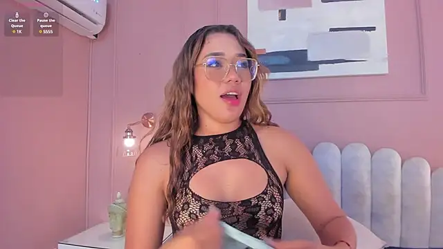 Snapshot of mara_brooks chatting on 02-10-25, 01:14 mara brooks online show from 02-10-25, 01:14