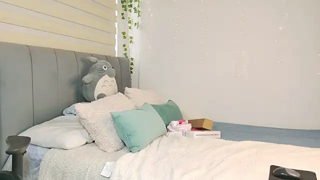 Snapshot of _thaeltaylor chatting on 10-10-25, 04:06  thaeltaylor online show from 10-10-25, 04:06