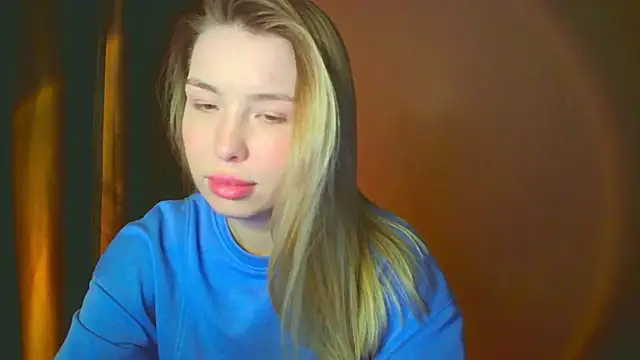 Snapshot of mia_raspberrie chatting on 12-10-24, 08:49 mia raspberrie online show from 12-10-24, 08:49