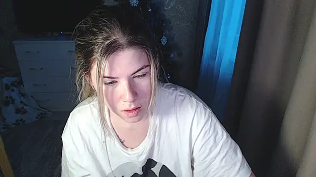 Snapshot of MelissaXKinky chatting on 12-18-24, 03:26 MelissaXKinky online show from 12-18-24, 03:26