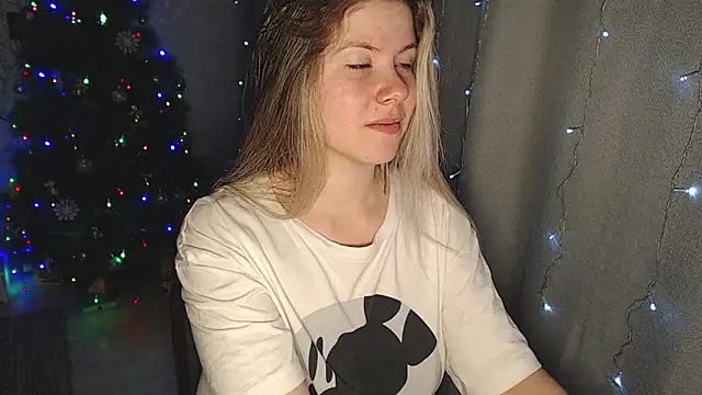 Snapshot of MelissaXKinky chatting on 12-30-24, 07:42 MelissaXKinky online show from 12-30-24, 07:42