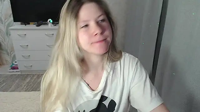 Snapshot of MelissaXKinky chatting on 02-15-25, 05:07 MelissaXKinky online show from 02-15-25, 05:07