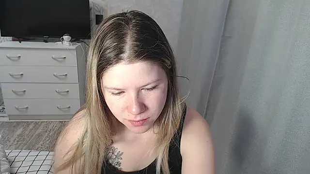 Snapshot of MelissaXKinky chatting on 02-28-25, 02:31 MelissaXKinky online show from 02-28-25, 02:31