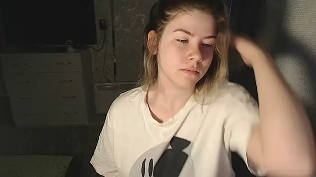 Snapshot of MelissaXKinky chatting on 03-13-25, 01:32 MelissaXKinky online show from 03-13-25, 01:32