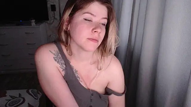 Snapshot of MelissaXKinky chatting on 03-16-25, 03:36 MelissaXKinky online show from 03-16-25, 03:36