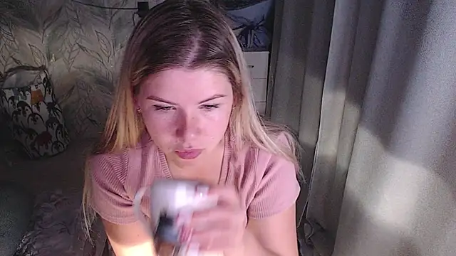 Snapshot of MelissaXKinky chatting on 09-11-25, 05:46 MelissaXKinky online show from 09-11-25, 05:46