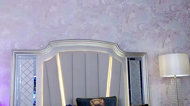 Snapshot of Issadorra chatting on 02-08-25, 02:27 Issadorra online show from 02-08-25, 02:27