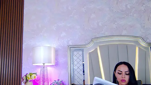 Snapshot of Issadorra chatting on 02-16-25, 05:59 Issadorra online show from 02-16-25, 05:59