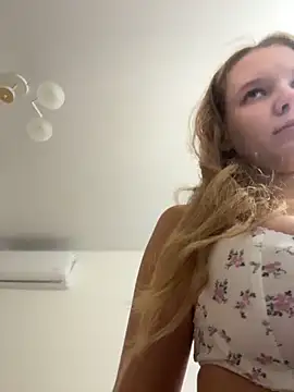 Snapshot of Ketitull chatting on 11-11-25, 06:35 Ketitull online show from 11-11-25, 06:35