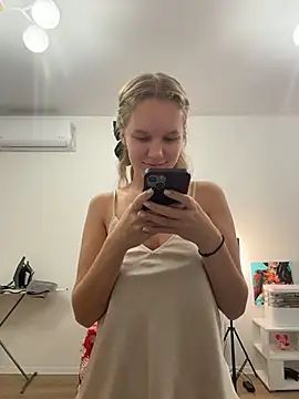 Snapshot of Ketitull chatting on 12-16-25, 05:18 Ketitull online show from 12-16-25, 05:18