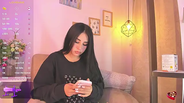 Snapshot of Chanttall_ chatting on 02-20-25, 05:12 Chanttall  online show from 02-20-25, 05:12