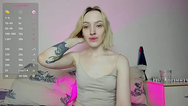 Snapshot of cheryl_mason chatting on 12-17-24, 12:12 cheryl mason online show from 12-17-24, 12:12