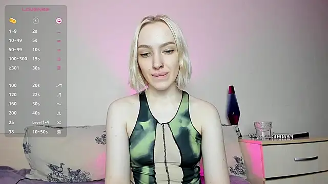 Snapshot of cheryl_mason chatting on 01-06-25, 02:15 cheryl mason online show from 01-06-25, 02:15