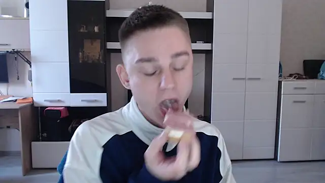 angryzan online show from 01-14-25, 07:17