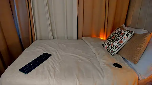 SofiMeza online show from 02-04-25, 05:23