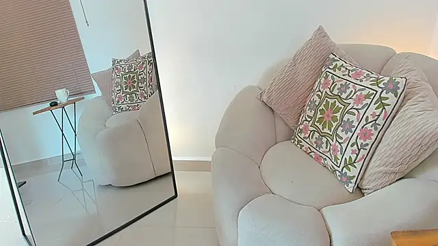 SofiMeza online show from 09-26-25, 01:48