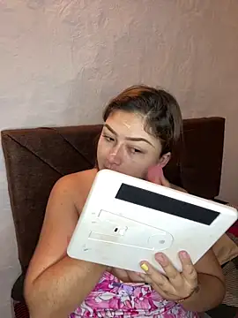 Snapshot of Sofia_Queen17 chatting on 09-10-25, 10:37 Sofia Queen17 online show from 09-10-25, 10:37