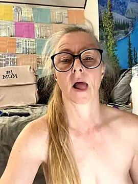 Snapshot of Venus22cumin chatting on 11-23-25, 04:07 Venus22cumin online show from 11-23-25, 04:07