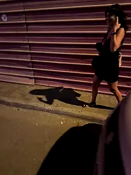 Snapshot of therealbeverlycious chatting on 12-04-24, 08:29 therealbeverlycious online show from 12-04-24, 08:29