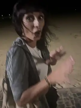 Snapshot of therealbeverlycious chatting on 12-20-24, 08:55 therealbeverlycious online show from 12-20-24, 08:55