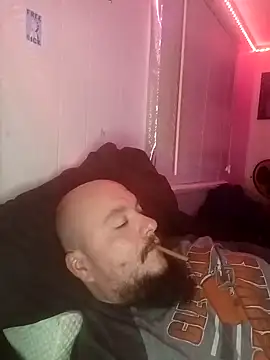 Snapshot of Spunonymous chatting on 12-23-24, 06:33 Spunonymous online show from 12-23-24, 06:33