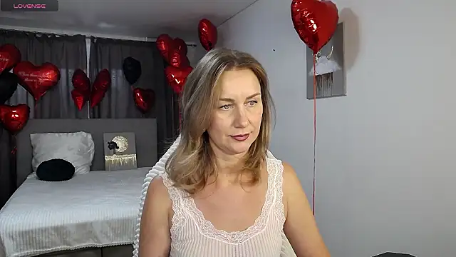 Vanessa Nowak online show from 02-16-26, 09:49