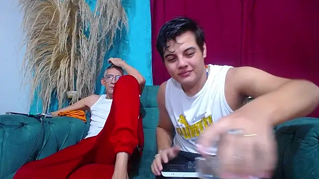 Leon hot X online show from 01-05-25, 04:04