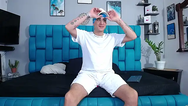 Leon hot X online show from 02-01-25, 01:23