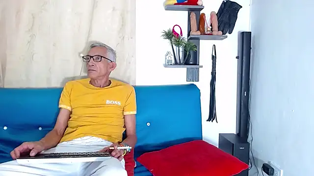 Leon hot X online show from 10-12-25, 08:30