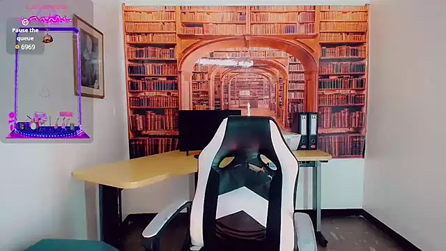 khiara moretti online show from 01-08-25, 07:24