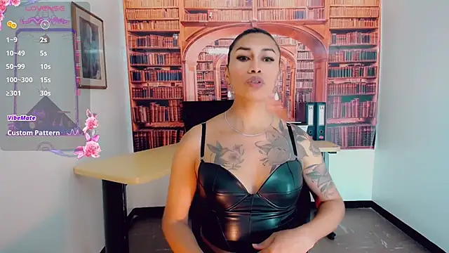 khiara moretti online show from 03-11-25, 07:36