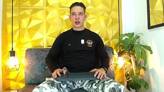 Snapshot of Baxter_Dex chatting on 12-18-24, 03:15 Baxter Dex online show from 12-18-24, 03:15