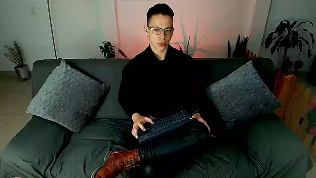 Snapshot of Baxter_Dex chatting on 02-11-25, 04:01 Baxter Dex online show from 02-11-25, 04:01