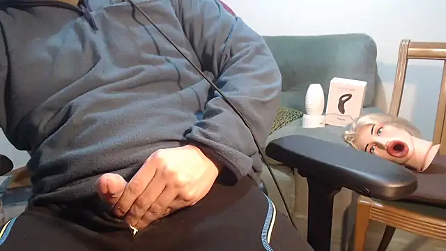 Snapshot of master4subslut chatting on 03-07-25, 12:37 master4subslut online show from 03-07-25, 12:37