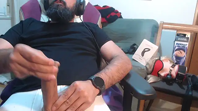 Snapshot of master4subslut chatting on 10-17-25, 12:14 master4subslut online show from 10-17-25, 12:14