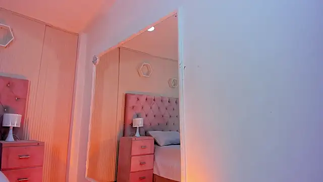 Agathaargent  online show from 11-28-25, 04:37