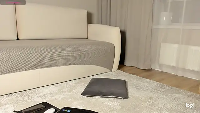 Snapshot of AmelinaLove chatting on 10-12-25, 11:59 AmelinaLove online show from 10-12-25, 11:59