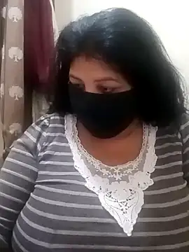 Snapshot of Shoni__ chatting on 12-08-24, 06:17 Shoni online show from 12-08-24, 06:17