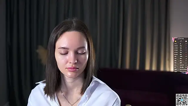 Snapshot of AnneKlint chatting on 12-22-24, 05:12 AnneKlint online show from 12-22-24, 05:12