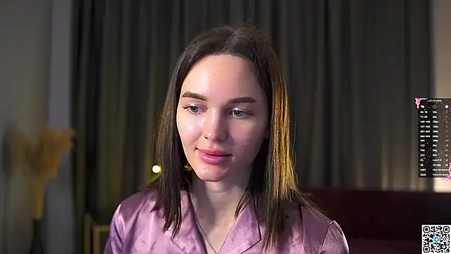 Snapshot of AnneKlint chatting on 12-30-24, 08:21 AnneKlint online show from 12-30-24, 08:21