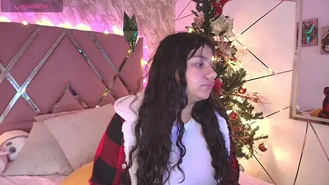 Snapshot of Miaa_Smiith1 chatting on 12-22-24, 11:33 Miaa Smiith1 online show from 12-22-24, 11:33