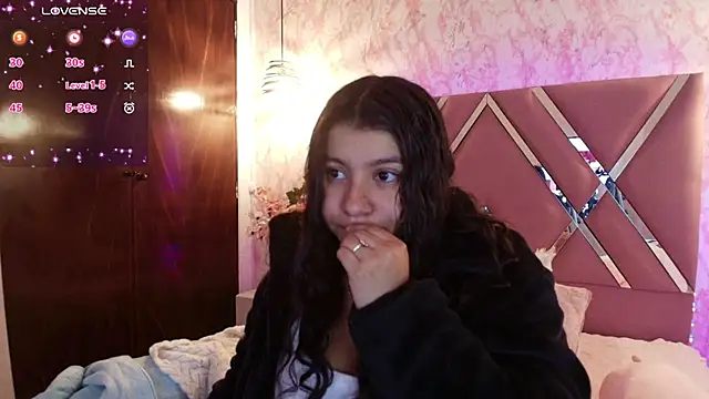 Snapshot of Miaa_Smiith1 chatting on 02-20-25, 12:15 Miaa Smiith1 online show from 02-20-25, 12:15