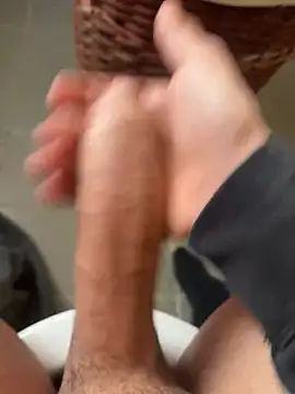 Snapshot of LucaDonna998 chatting on 03-17-25, 03:29 LucaDonna998 online show from 03-17-25, 03:29