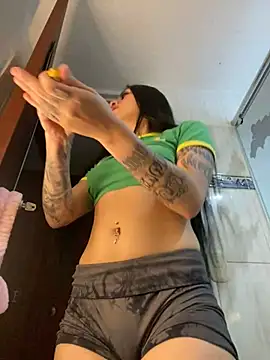 Snapshot of Bunny_sexy01 chatting on 01-28-25, 02:32 Bunny sexy01 online show from 01-28-25, 02:32