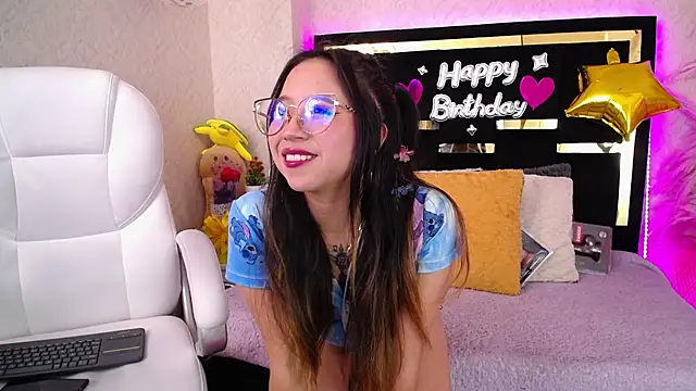 Snapshot of Moon_Water__ chatting on 02-07-25, 07:07 Moon Water online show from 02-07-25, 07:07