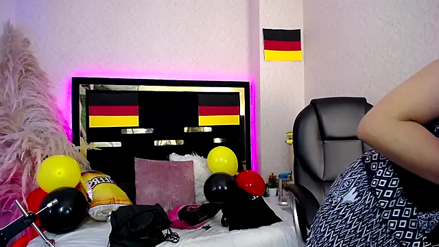 Snapshot of Moon_Water__ chatting on 10-02-25, 11:50 Moon Water online show from 10-02-25, 11:50