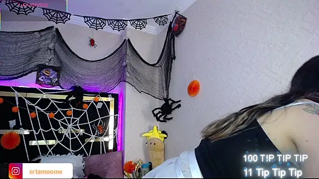 Snapshot of Moon_Water__ chatting on 10-22-25, 11:43 Moon Water online show from 10-22-25, 11:43