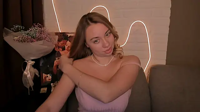 DanielaWisse online show from 12-21-24, 01:36