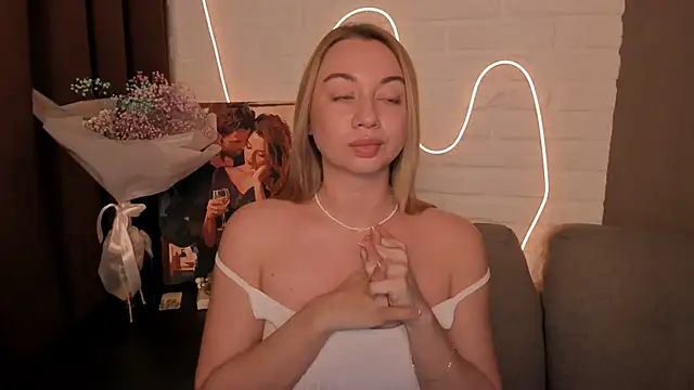 DanielaWisse online show from 12-26-24, 02:44